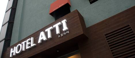 Majoituspaikan sisäänkäynti