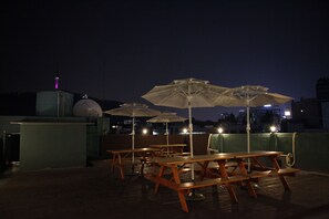 Outdoor dining - Hotel Atti Chungmuro (Seoul)