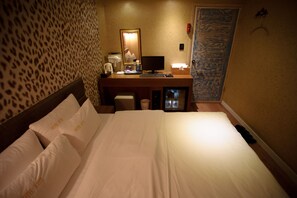 Blackout curtains, free WiFi - Hotel Atti Chungmuro (Seoul)