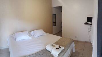 Tomannsrom – standard | 1 soverom, sengetøy av topp kvalitet, minibar og individuelt dekorert