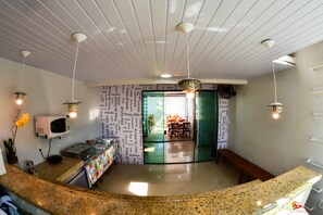 Free daily buffet breakfast - Pousada Fernandes (Arraial do Cabo)