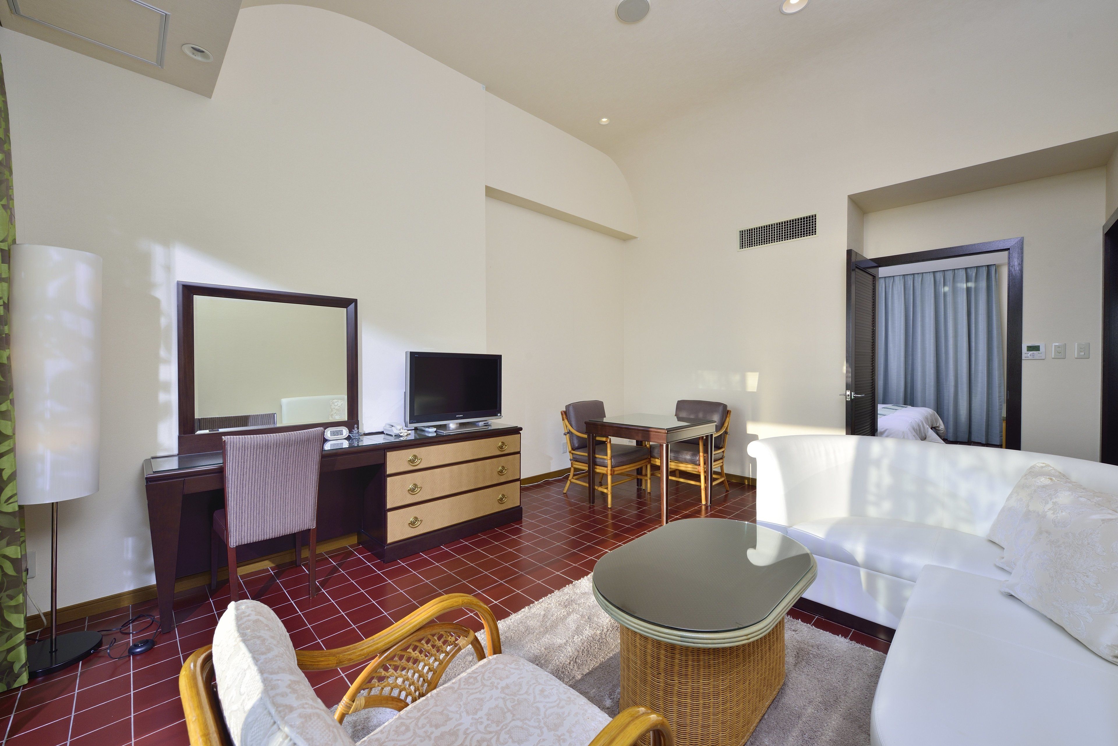 premium twin room | 1 bedroom, minibar, in-room safe, individually furnished