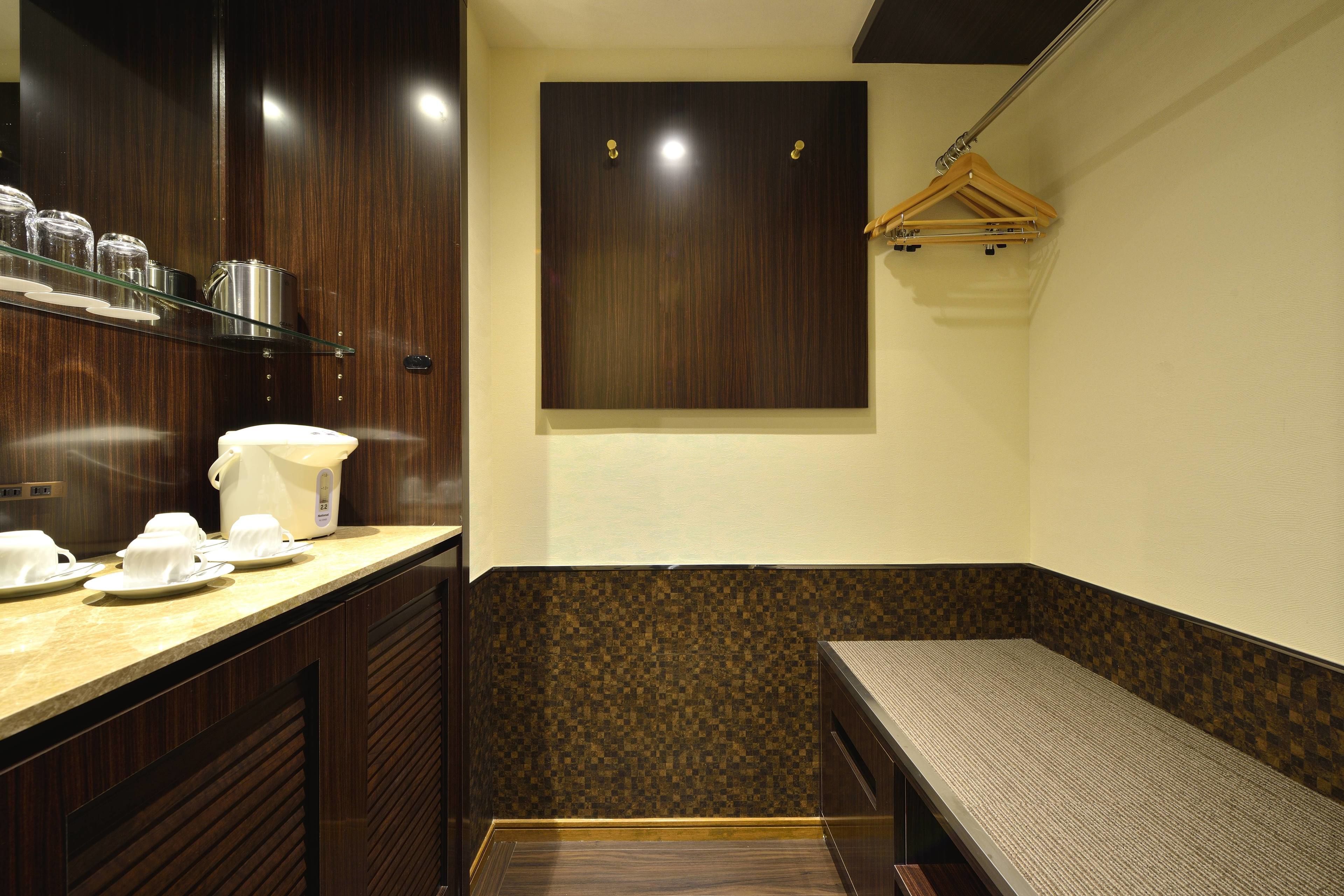 premium twin room | 1 bedroom, minibar, in-room safe, individually furnished