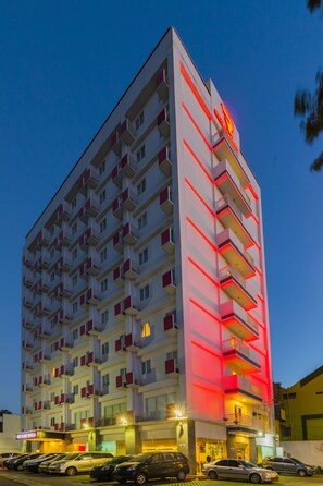 Exterior - Monoloog Hotel Solo (Surakarta)
