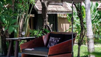 Outdoor pool, sun loungers