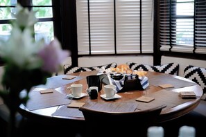 Breakfast area - Tolani Northgate Villa Chiang Mai (Chiang Mai)