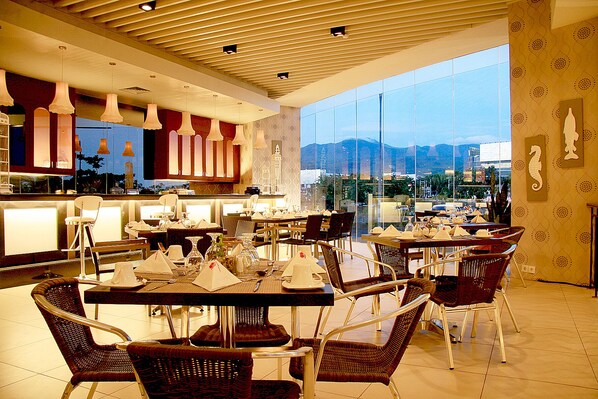 Restaurant - Lion Hotel & Plaza (Manado)