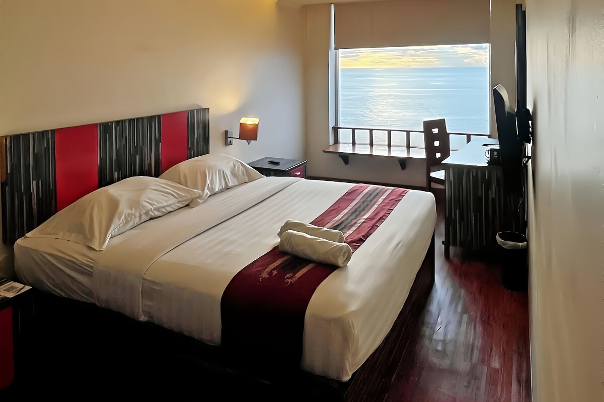 Superior Room, 1 King Bed, Sea View | In-room safe, desk, WiFi (free), bed sheets