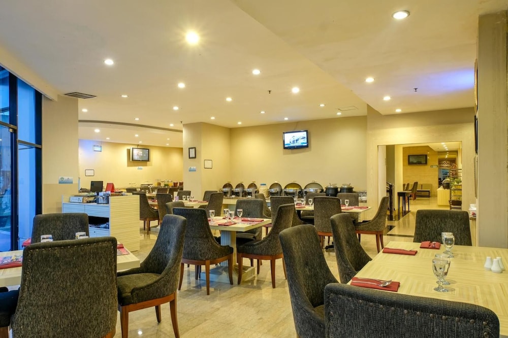 Almadera Hotel Makassar photo 8