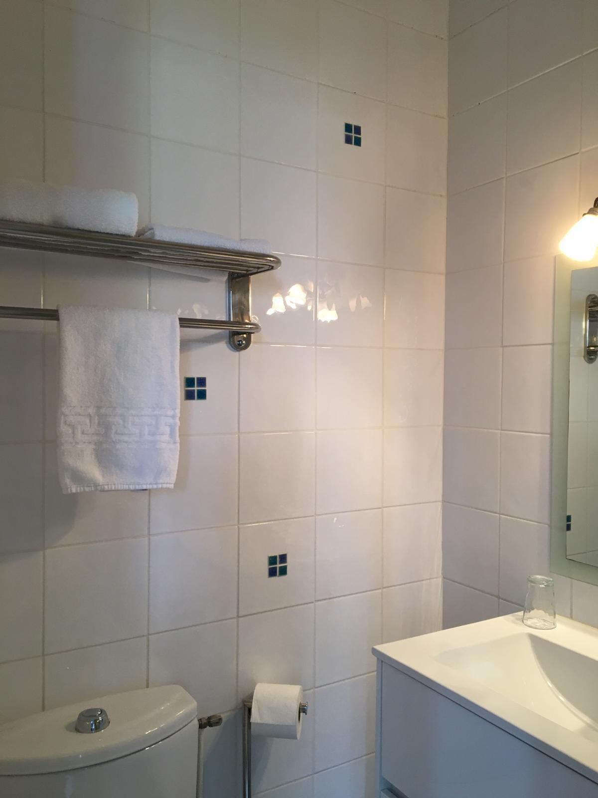 comfort double room | bathroom | shower, towels