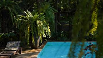 Kolam renang outdoor