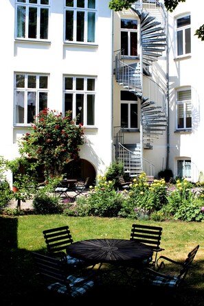 Suite Classique, véranda, vue jardin | Vue sur le jardin