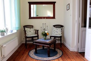 Classic-Suite, Veranda, Gartenblick | Badezimmer | Kostenlose Toilettenartikel, Haartrockner, Handtücher