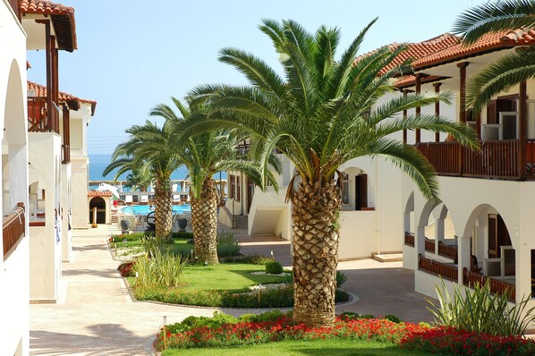 المنطقة المحيطة بالمنشأة