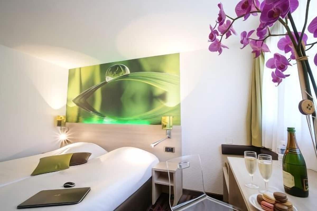 Cortinas blackout, insonorización, cunas gratuitas y wifi gratis