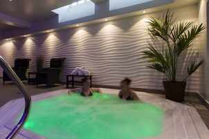 Bañera de hidromasaje interior