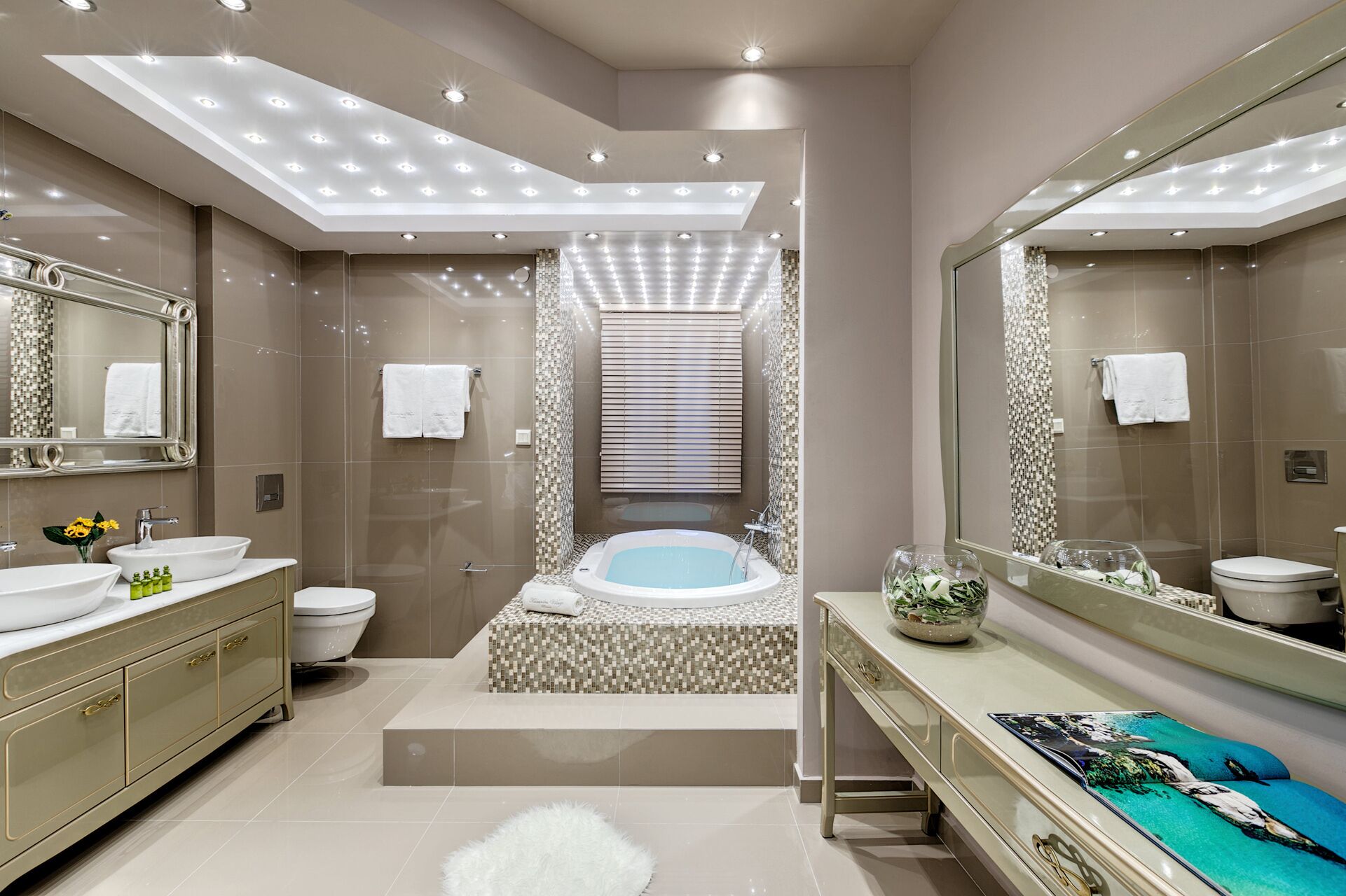 Deluxe-Suite, eigener Pool | Hochwertige Bettwaren, Betten mit Memory-Foam-Matratzen, Zimmersafe