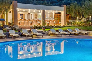 Poolside bar - Kassandra Village Resort (Kassandra)