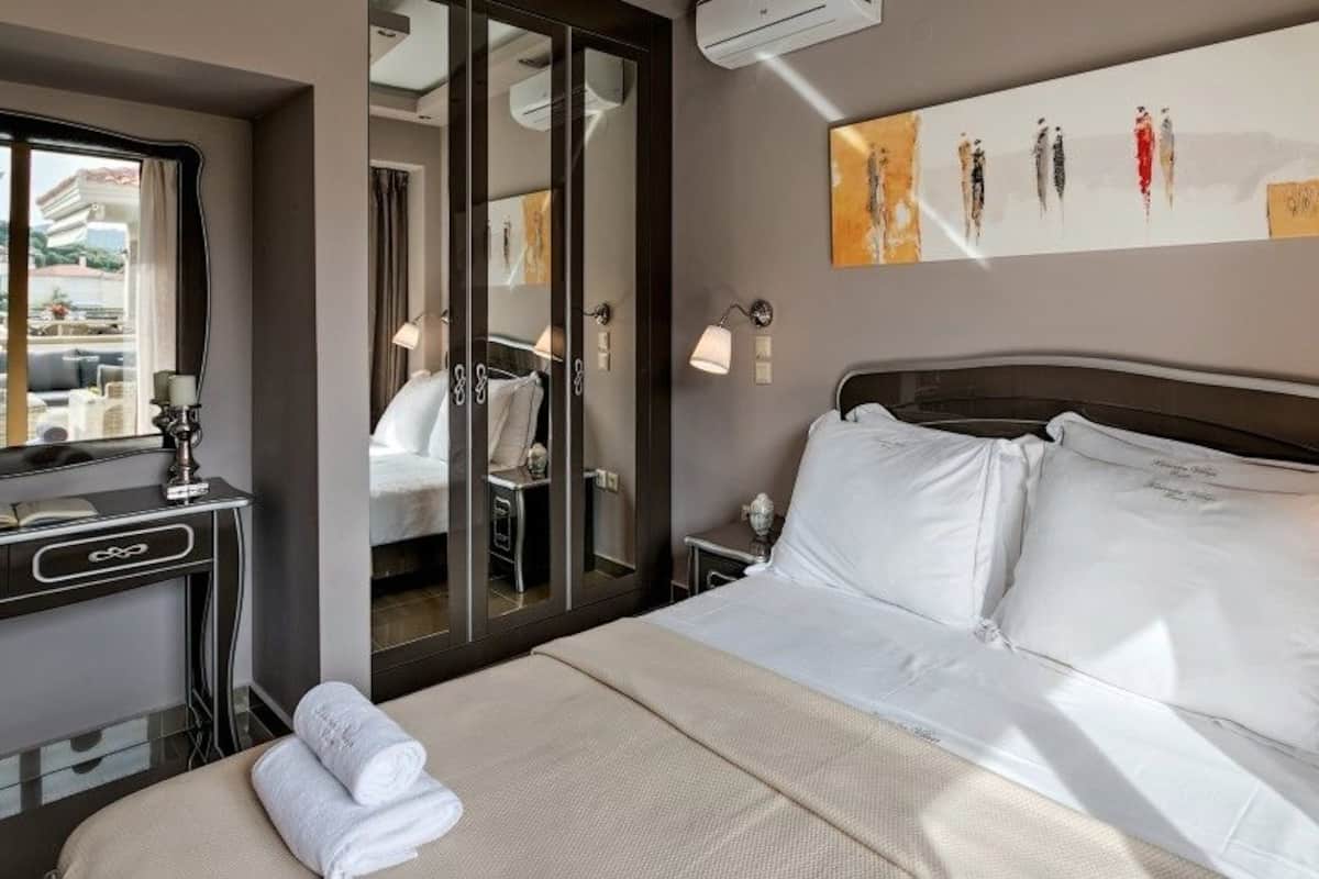 Suite, 1 Bedroom | 2 bedrooms, premium bedding, memory foam beds, in-room safe