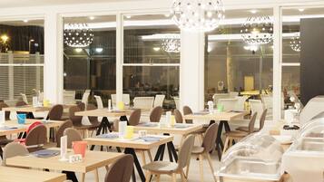 Aperto a colazione, pranzo e cena