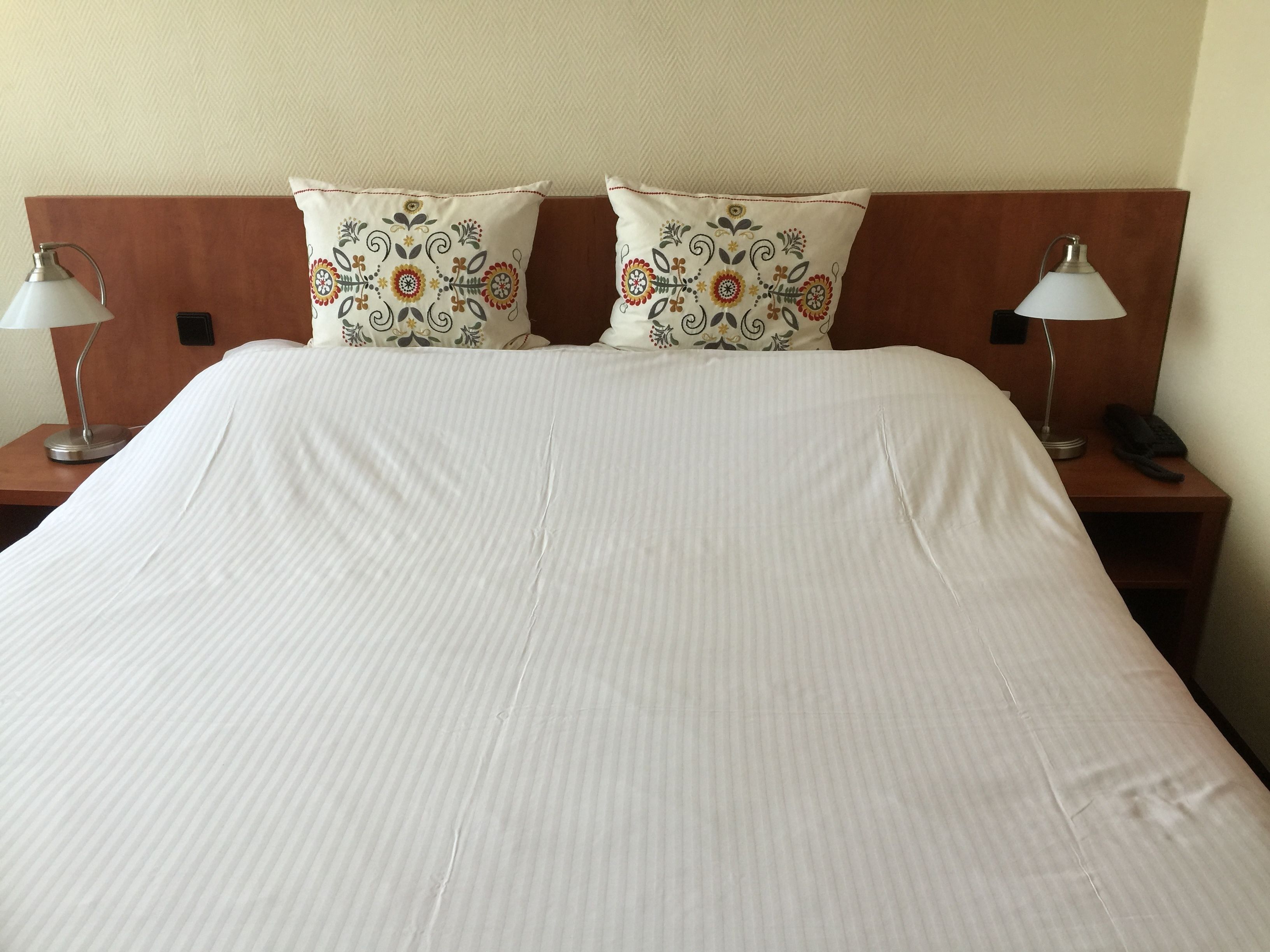 last minute room | minibar, in-room safe, desk, laptop workspace