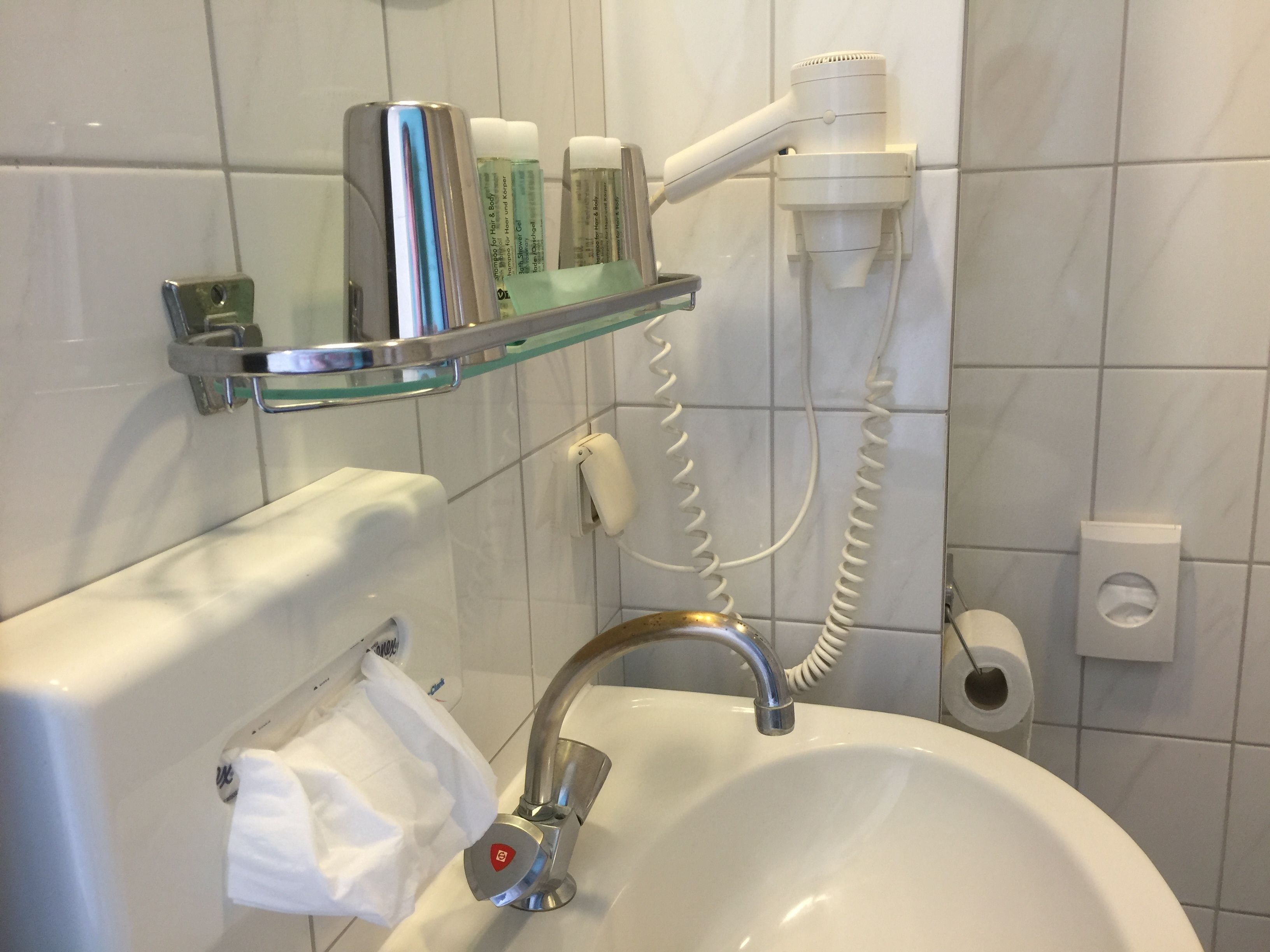 last minute room | bathroom | towels