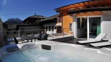 Bồn tắm spa ngoài trời