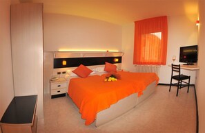 Cribs/infant beds, rollaway beds, free WiFi