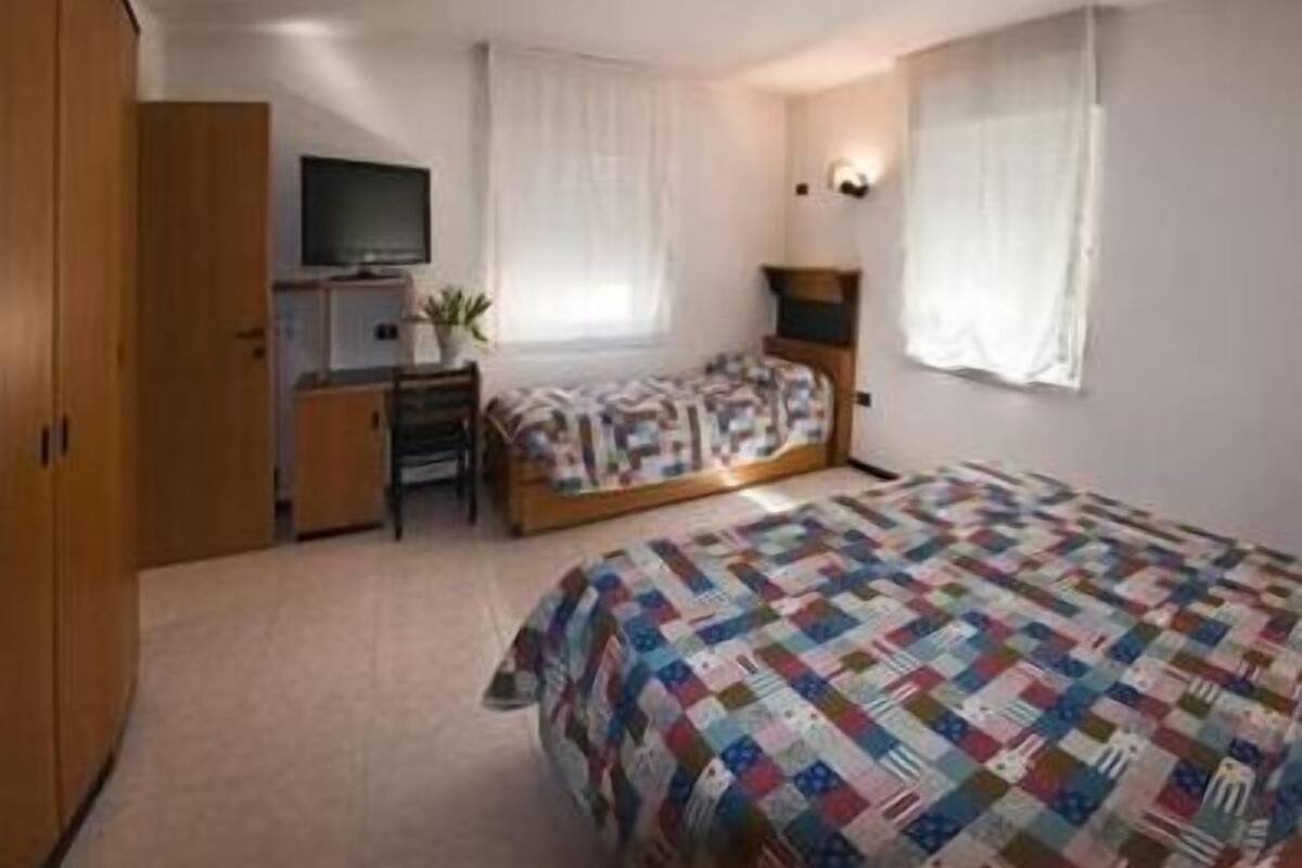 Triple Room | Cribs (surcharge), rollaway beds, WiFi (free)