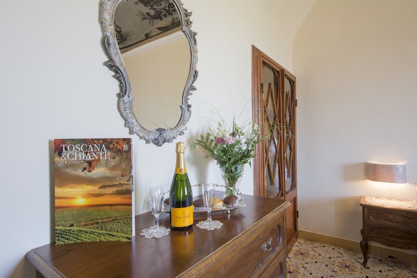 Quadrupla familiare, balcone, vista valle | Culle/letti per bambini (a pagamento), letti aggiuntivi (a pagamento)