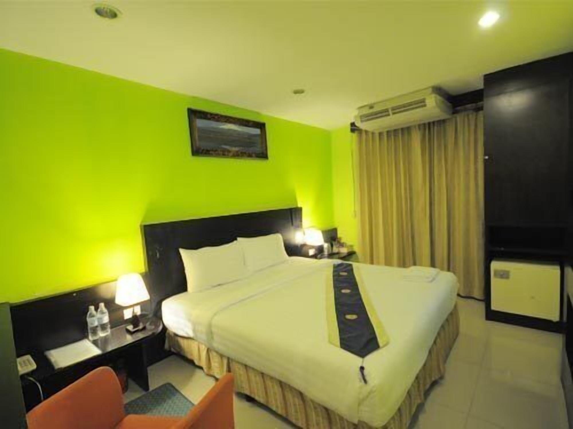 Minibar, safe på rommet og ekstrasenger (mot et tillegg)