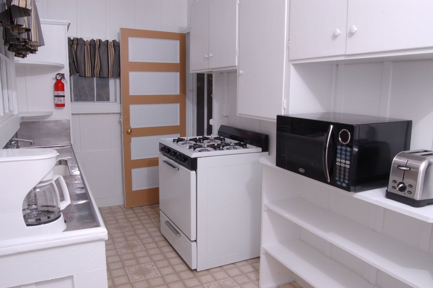 double room (sugar mill cottage) | private kitchen | coffee/tea maker