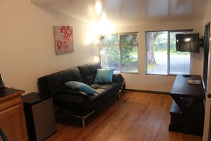 Standard Suite | Living area