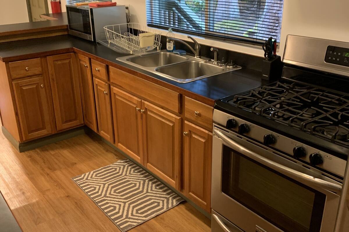 deluxe suite | private kitchen | coffee/tea maker