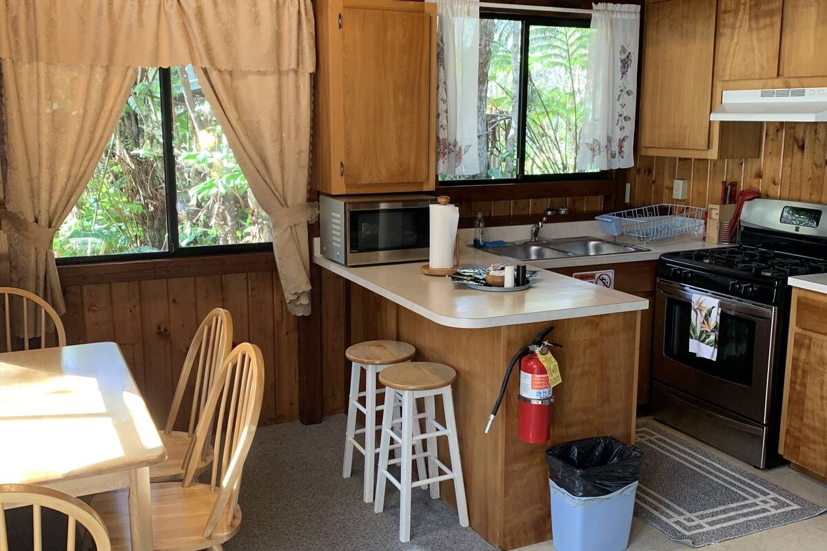 family room (hale kaimana) | private kitchen | coffee/tea maker