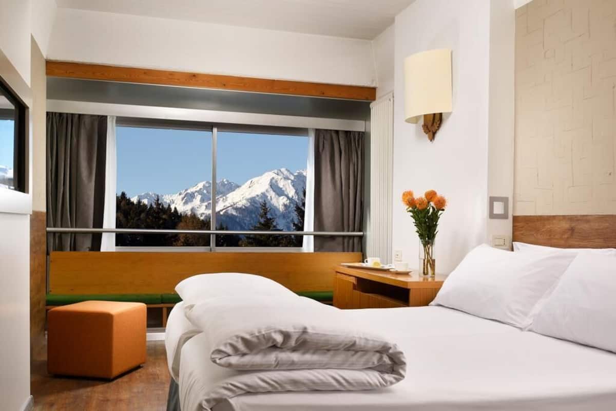 Minibar, in-room safe, desk, cribs (surcharge)