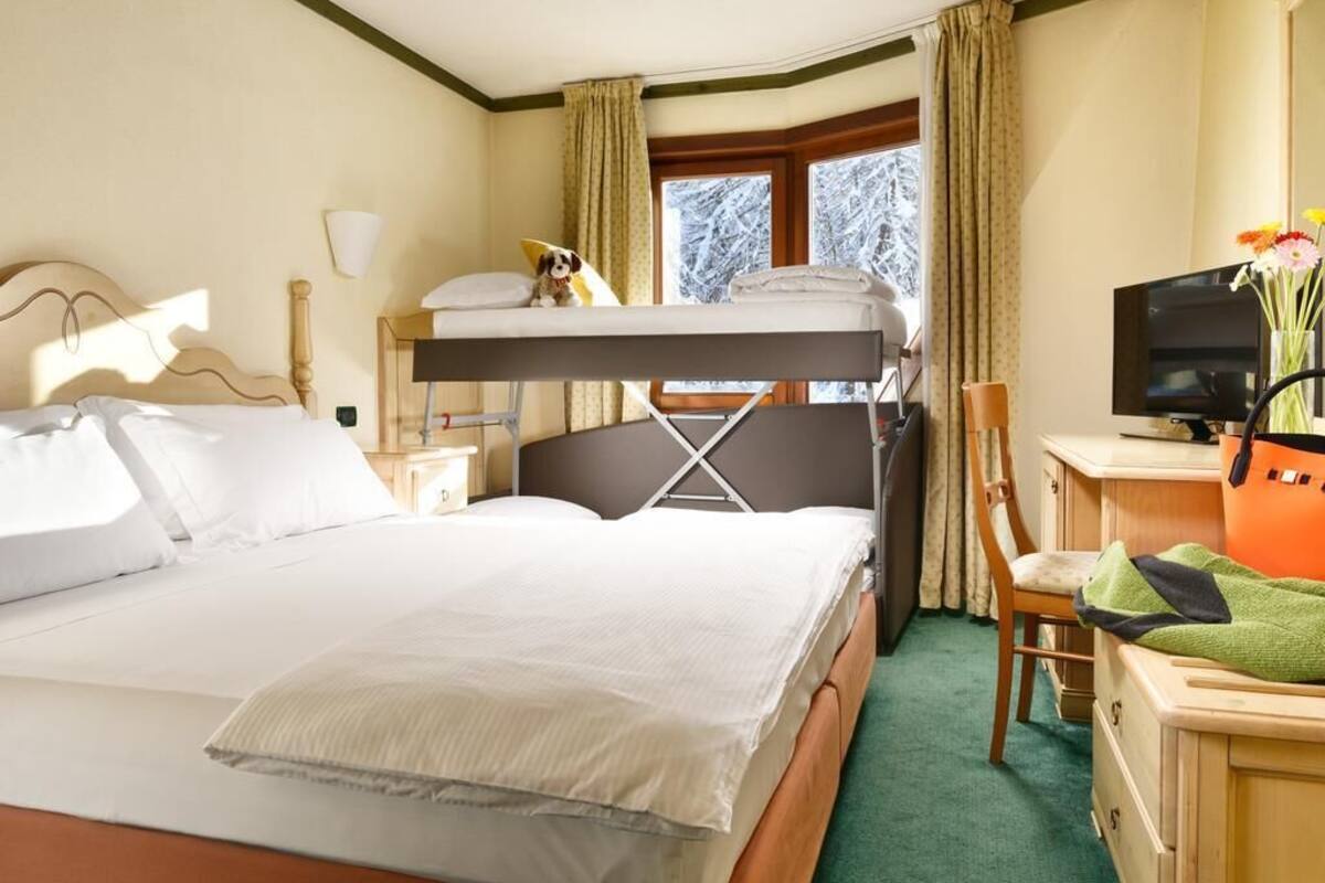 Minibar, una cassaforte in camera, una scrivania, tende oscuranti