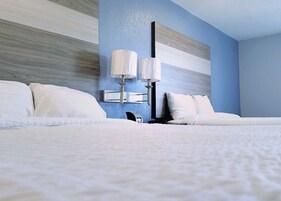 Escrivaninha, ferros/tábuas de passar roupa, Wi-Fi de cortesia