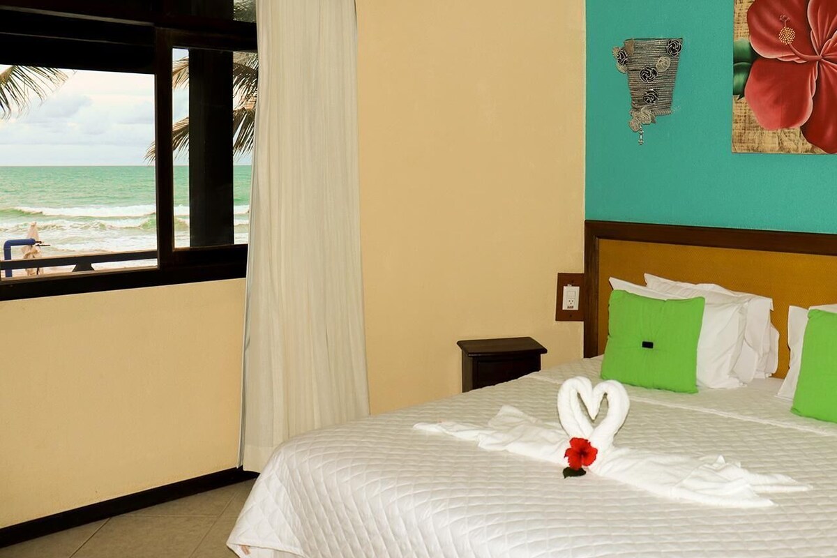 Minibar, desk, soundproofing, individually decorated