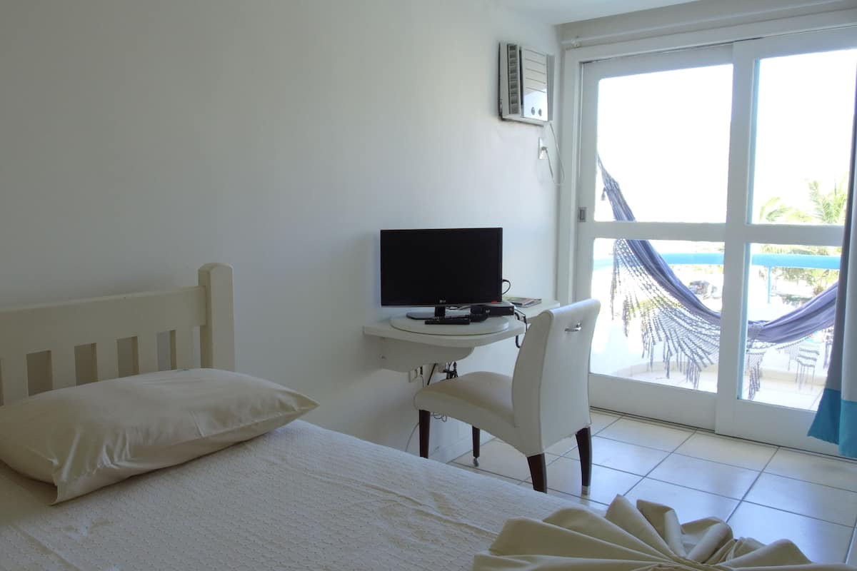 Camarote Luxo (duplo) | Rideaux dâobscurcissement, accĂšs au Wi-Fi (inclus), literie fournie