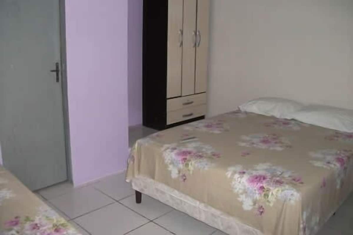 Standard Room | Minibar, iron/ironing board (on request), WiFi (free)