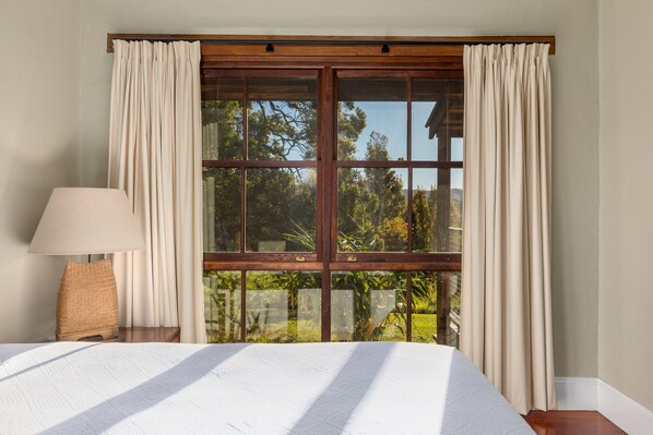 1BR Asian Cottage  | Premium bedding, blackout curtains, iron/ironing board, rollaway beds - Friday Creek Retreat (Upper Orara)