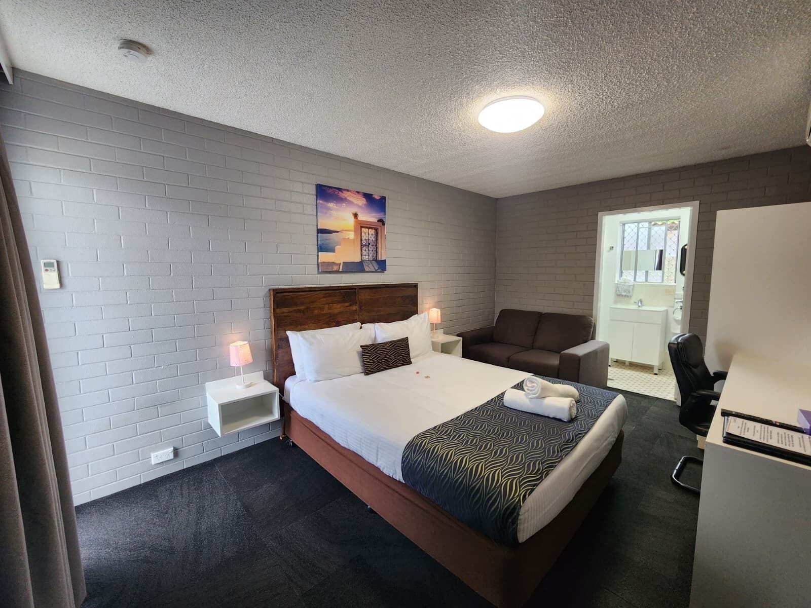 Kahden hengen standard-huone | Työpöytä, ilmainen Wi-Fi, vuodevaatteet