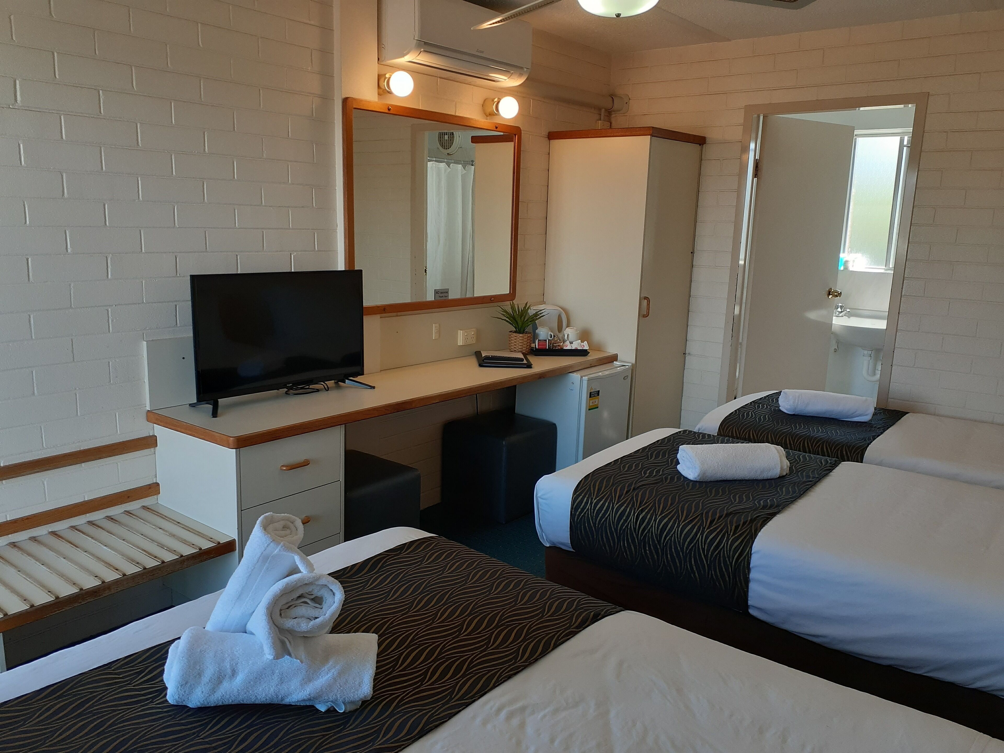 Standard Double & 2 Single | Desk, free WiFi, bed sheets