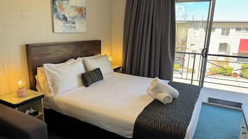 Deluxe Room, 1 Queen Bed