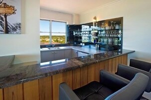 Penthouse, 4 Bedrooms | Living room | LED TV, DVD player