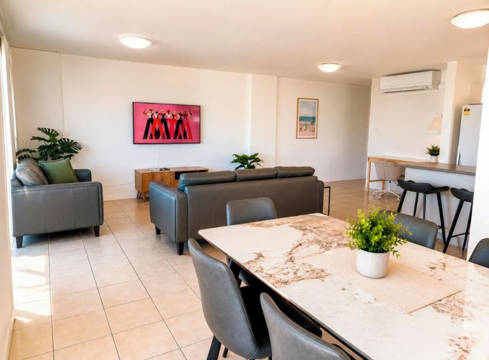 Apartamento, 3 quartos | Área de estar