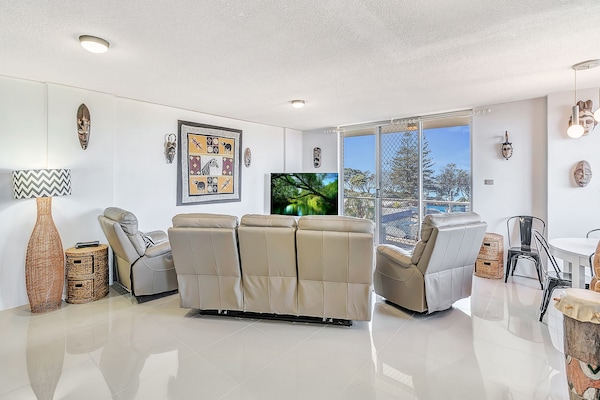 3 Bedroom Apartment 16 | Living room | LED TV, DVD player