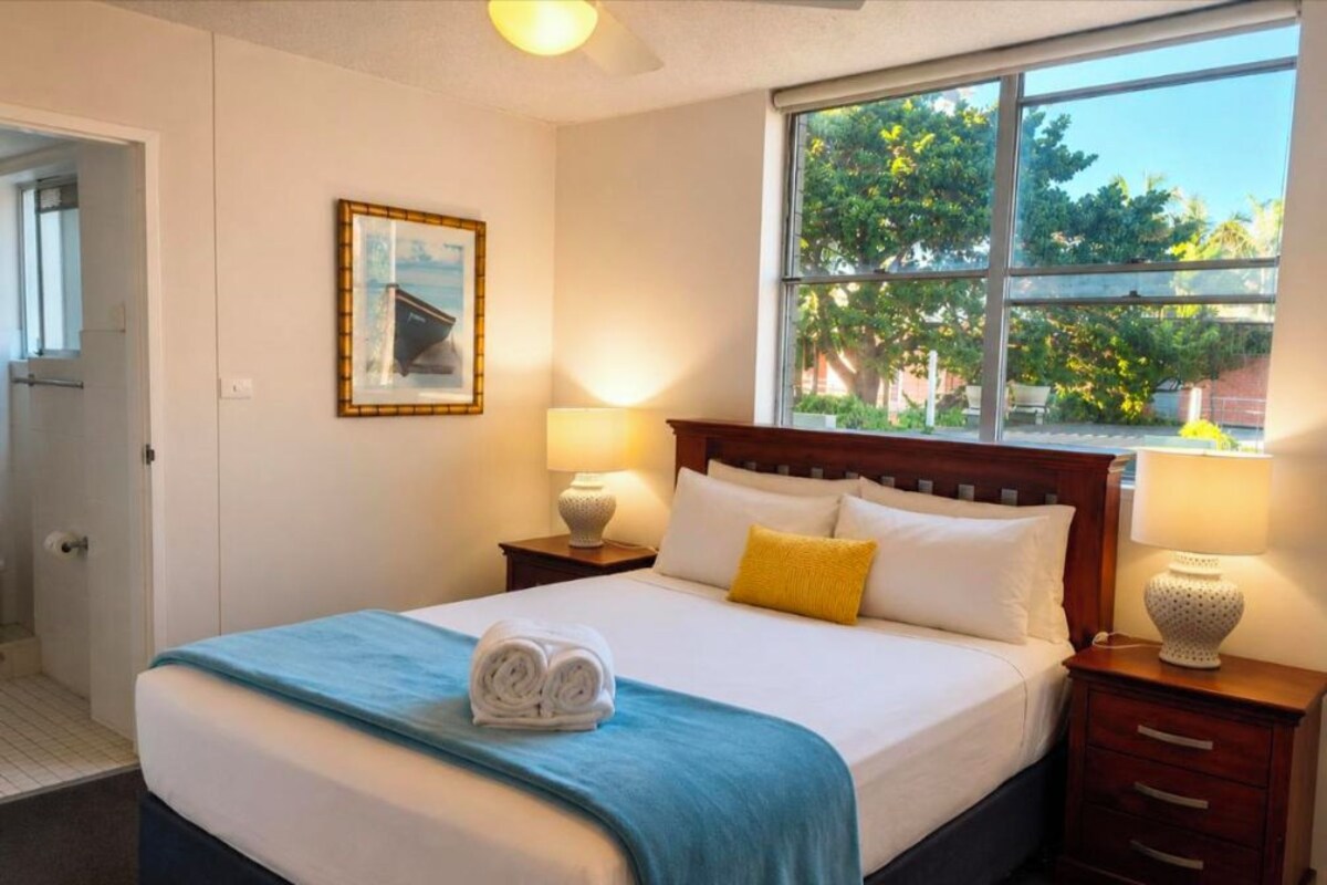 3 Bedroom Garden Apartment 3 | 1 bedroom, iron/ironing board, individually decorated
