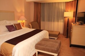 Junior Suite | Minibar, desk, free wired internet - Hotel Gran Puri Manado (Manado)